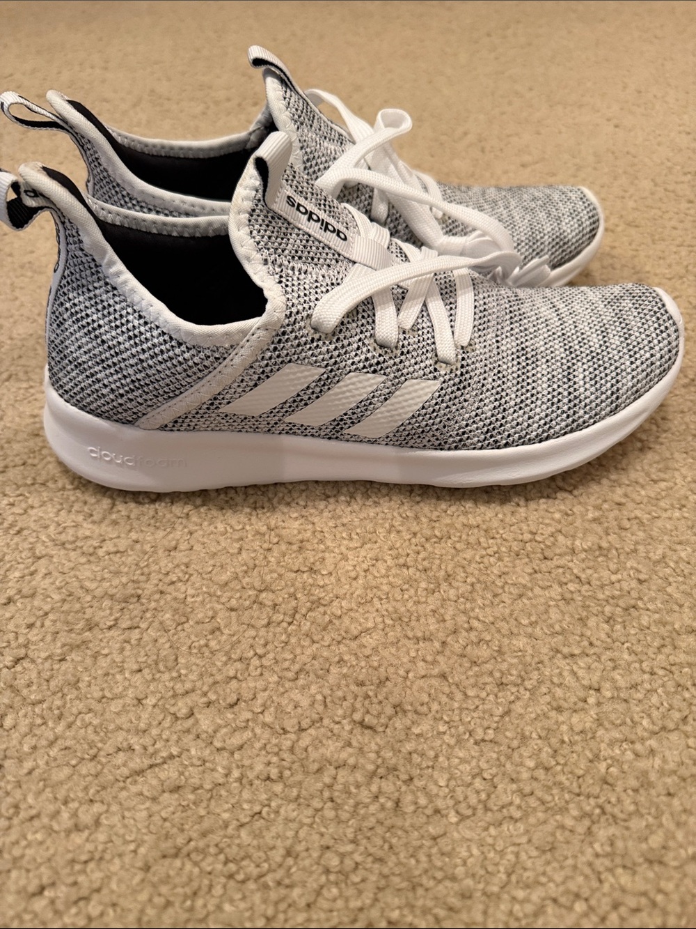 New adidas cloudfoam black white gray women’s 7 super soft memory foam footbed